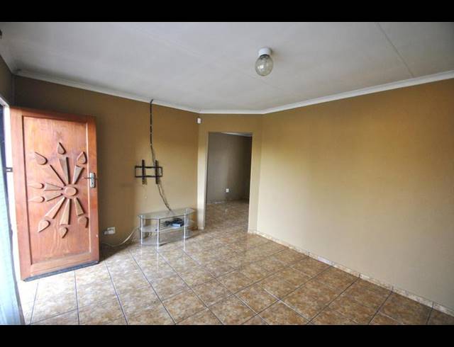 3 BEDROOM HOUSE FOR SALE IN DAWN PARK